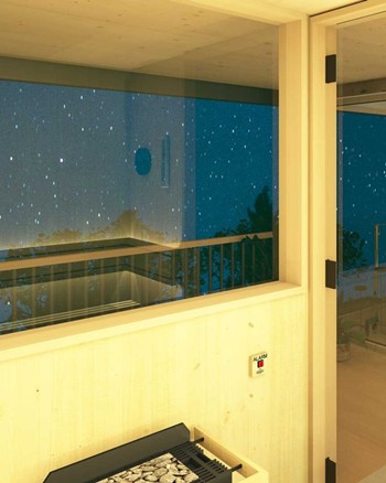 Sauna mit großem Fenster zum Balkon.