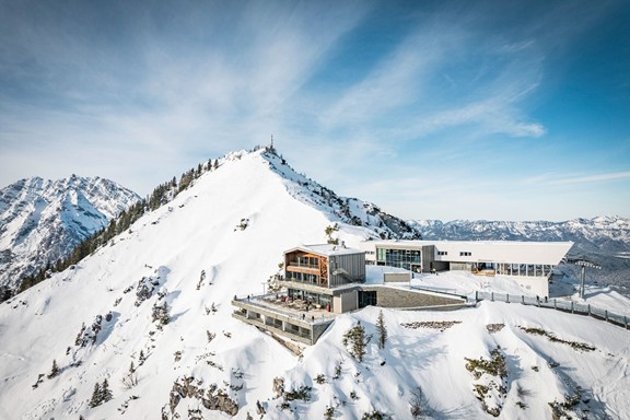 Gipfelstation am Jenner mit Hütte.