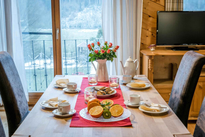 Ferienwohnung Wladblick, Esstisch, Huberhof Ollerding