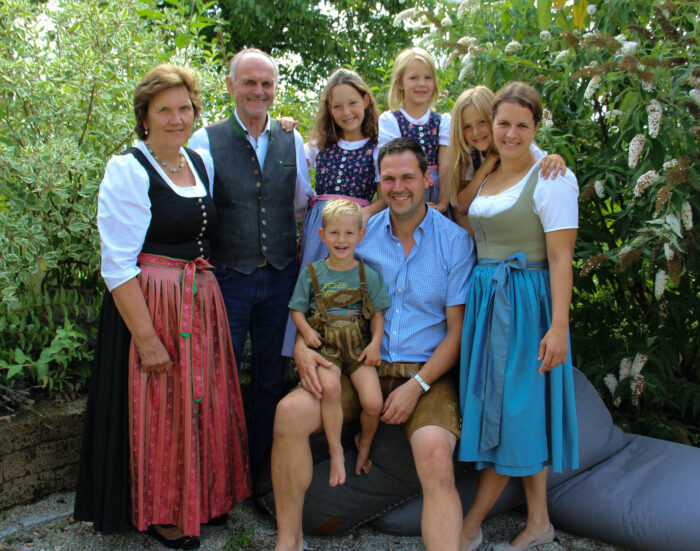 Huberhof Ollerding, Familie Gramsamer, drei Generationen