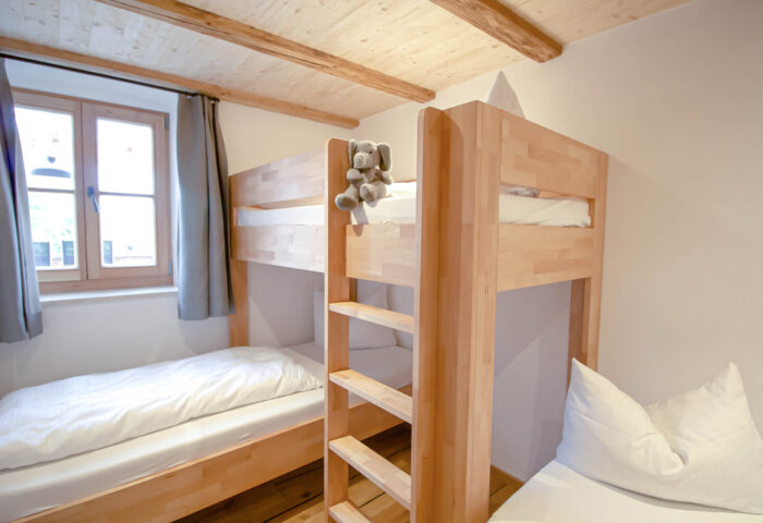 Huberhof Ollerding, Ferienwohnung Amselnest, Schlafzimmer Kinder